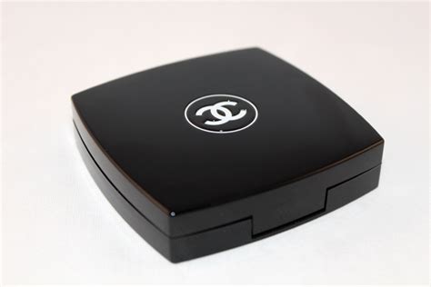 poudrier chanel